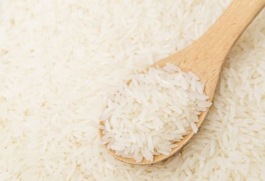 çay kaşığı beyaz pirinç