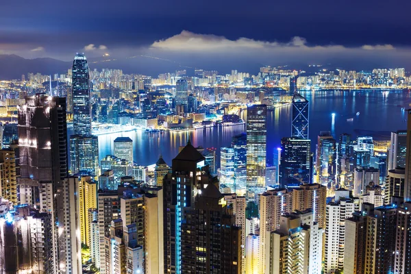 중순 밤에 빅토리아 피크에서 Hong Kong 스카이 라인 — 스톡 사진