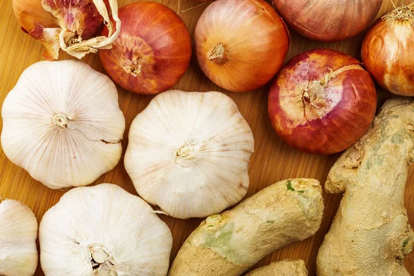 Ginger, garlic and onions — Stock Photo, Image