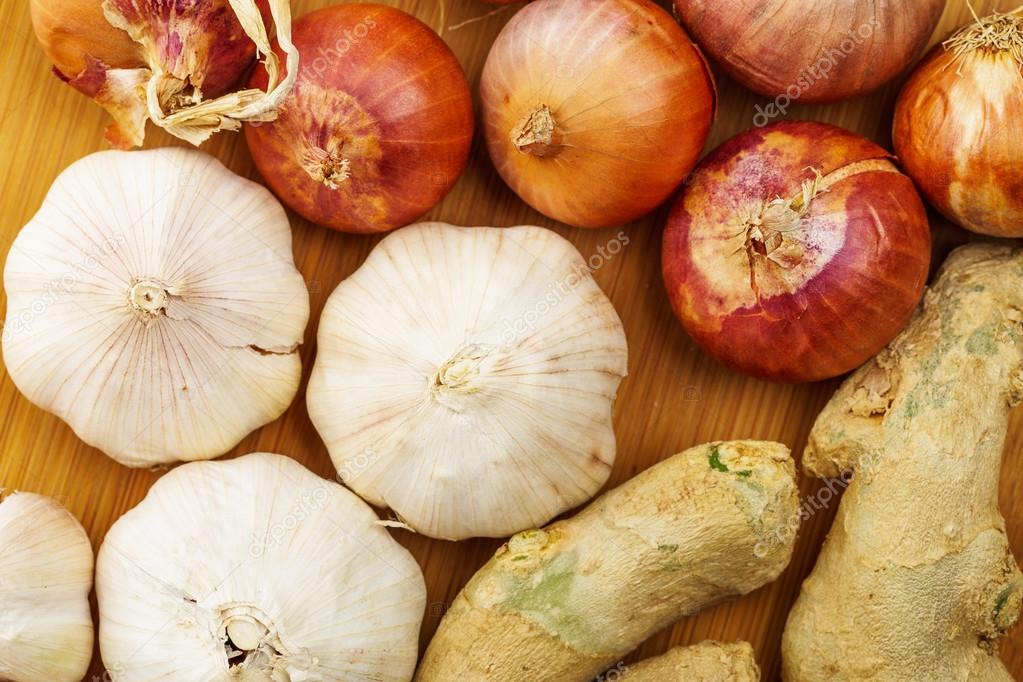 Ginger, garlic and onions Stock Photo by ©leungchopan 31239917
