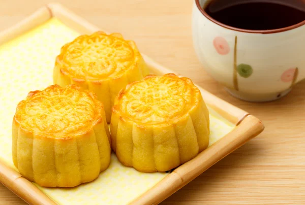 Mooncake and tea — Stock Photo, Image