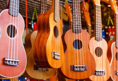 Ukulele gitar satmak için