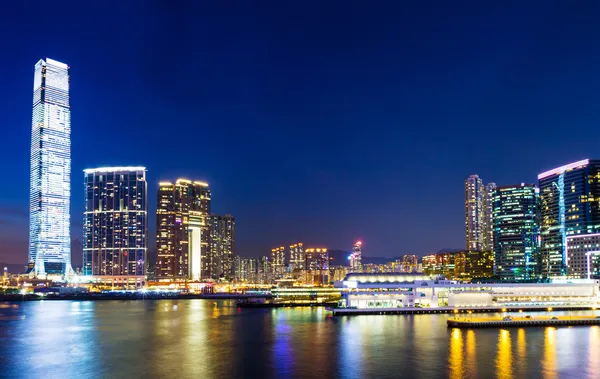 香港九龍夜に香港 — ストック写真