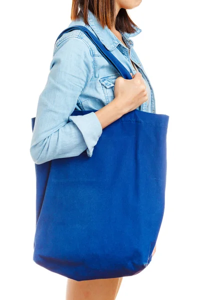 Mujer asiática con bolsa de reciclaje — Foto de Stock