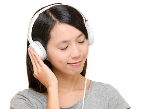 Asian woman listen to music — Stock Photo, Image