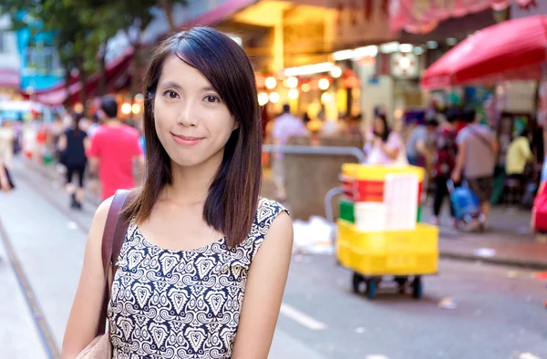 Mulher de Hong Kong no mercado molhado — Fotografia de Stock