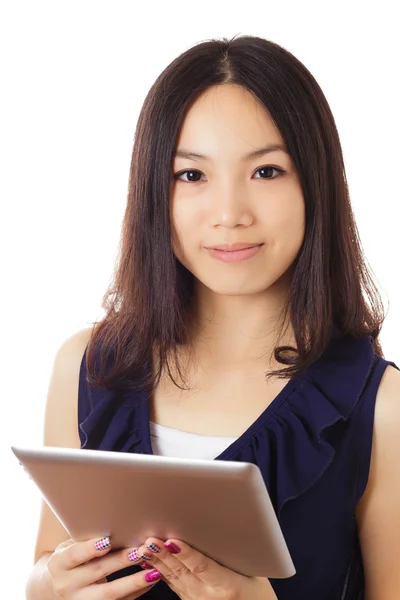 Aziatische vrouw met digitale tablet — Stockfoto