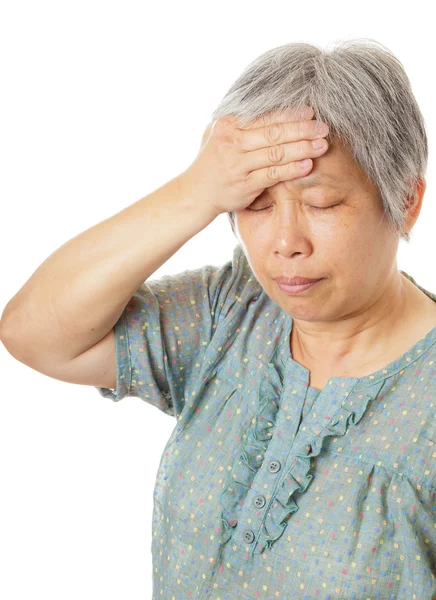 Asiatische alte Frau bekam Kopfschmerzen — Stockfoto