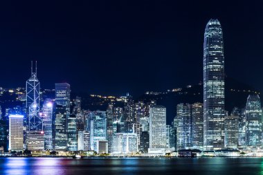 Geceleyin Hong Kong silueti