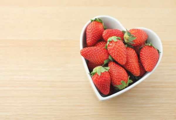 Aardbei met liefde — Stockfoto