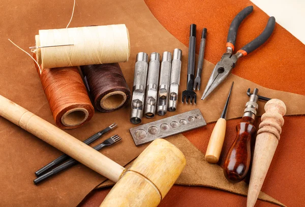 Ferramenta artesanal de couro artesanal — Fotografia de Stock