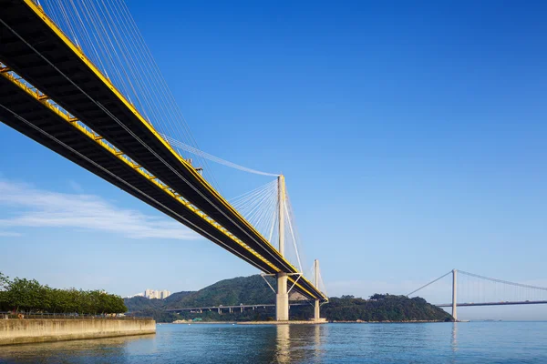 Ting Kau e Tsing Ma ponte suspensa em Hong Kong — Fotografia de Stock