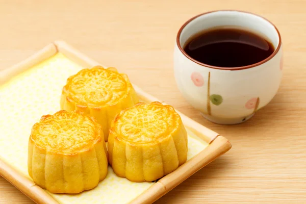 Mooncake and tea — Stock Photo, Image