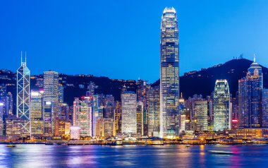 Geceleyin Hong Kong silueti