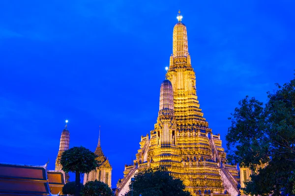 Wat arun i bangkok på natten — Stockfoto