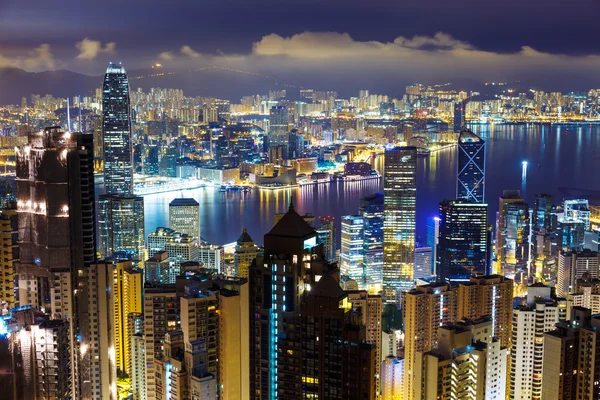 Cityscape em Hong Kong à noite — Fotografia de Stock