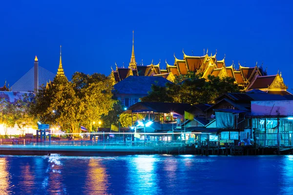 Bangkok tempel nachts — Stockfoto