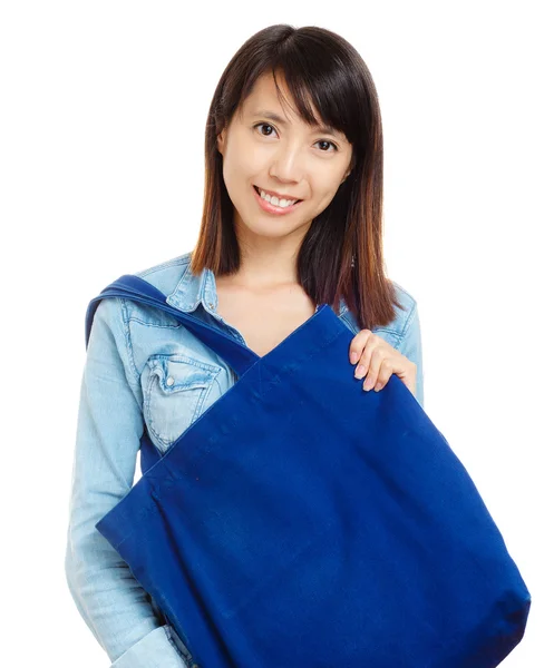 Asian woman using recycle bag — Stock Photo, Image