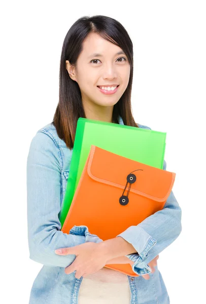 Asiático mulher segurando arquivo pad — Fotografia de Stock