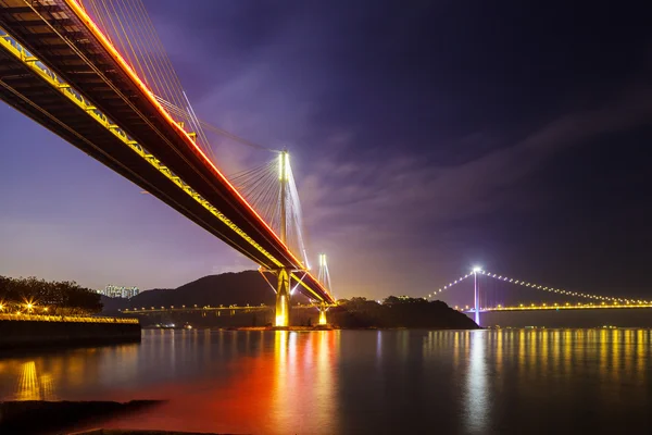 Hangbrug in hong kong's nachts — Stockfoto