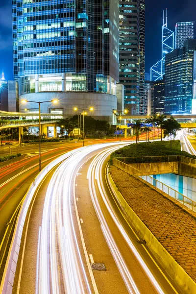 Hong kong city reger Verkehr in der Nacht — Stockfoto