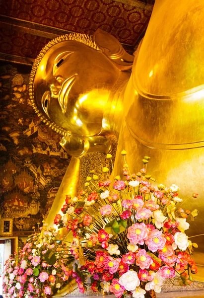 Obří golden usednete buddha v Thajsku — Stock fotografie