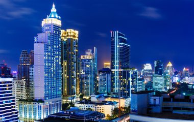 gece Bangkok cityscape