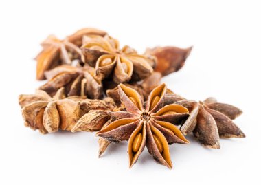 beyaz üzerinde izole edilmiş yıldız anasonu