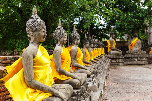 Gamla buddha staty i templet — Stockfoto