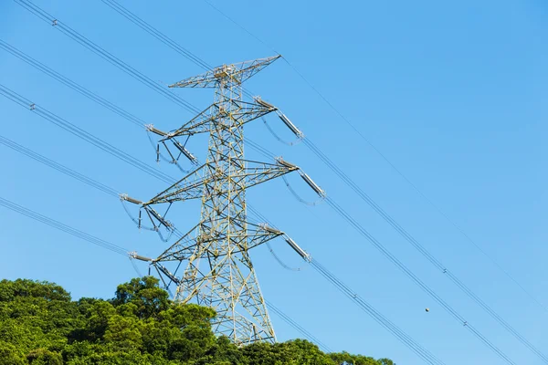 Torre di distribuzione di energia — Foto Stock