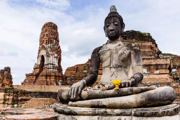 Gigante antica statua di Buddha — Foto Stock