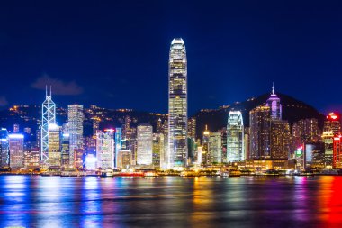 Geceleyin Hong Kong silueti