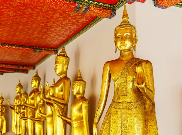 Golden buddha — Stock Photo, Image