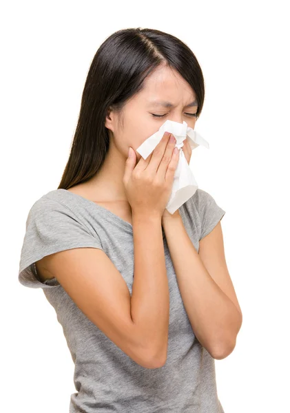 Asiatico donna naso allergico — Foto Stock