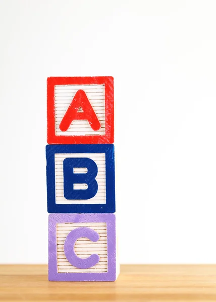 Деревянный игрушечный блок ABC — стоковое фото