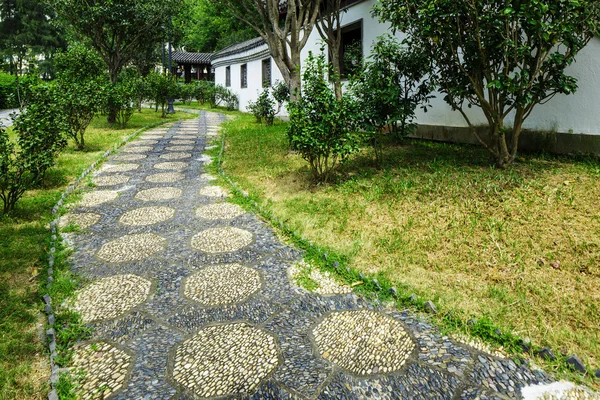 Pebble stone path in chinese garden — Stock Photo, Image