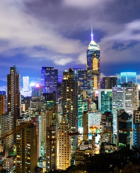 Cidade urbana em Hong Kong à noite — Fotografia de Stock