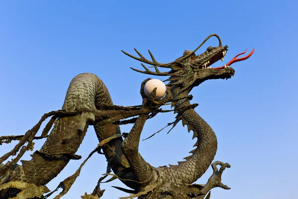 Statue en béton dragon — Photo