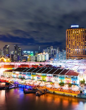 Singapur gece