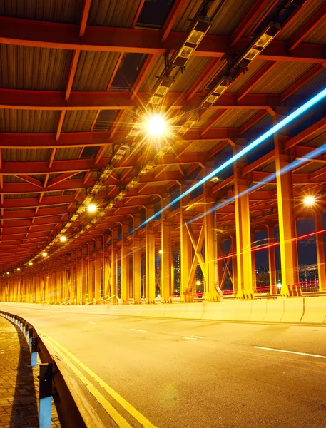 Тунель з автомобілем світло — стокове фото