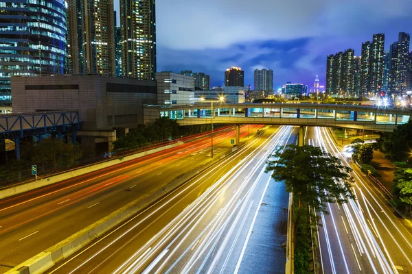 Kentsel şehir trafik iz — Stok fotoğraf