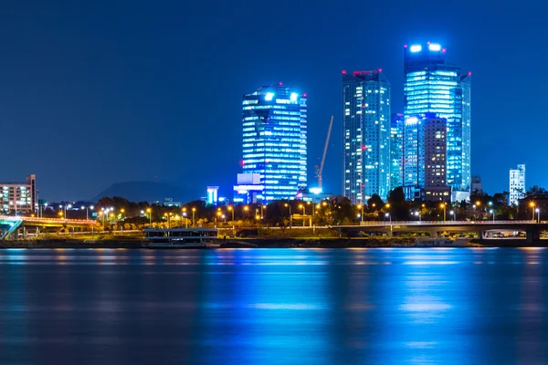 Urban cityscape in Seoul at night — Stock Photo, Image