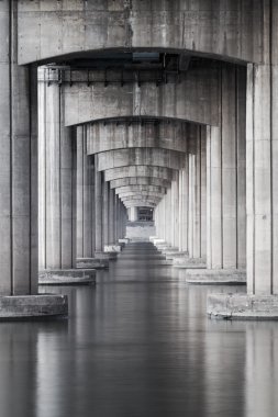 karayolu ve deniz altında