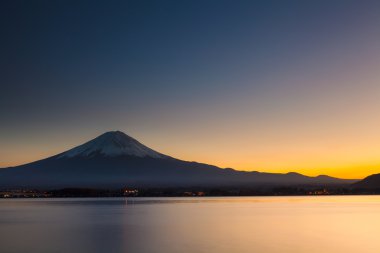 mt. fuji günbatımı sırasında