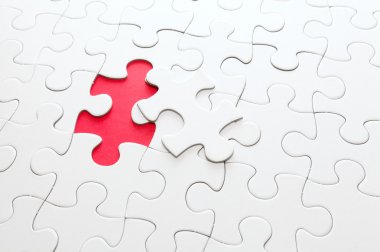 tamamlanmamış bulmacanın eksik parçası ile