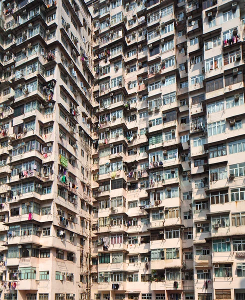 Edificio residencial superpoblado en Hong Kong — Foto de Stock