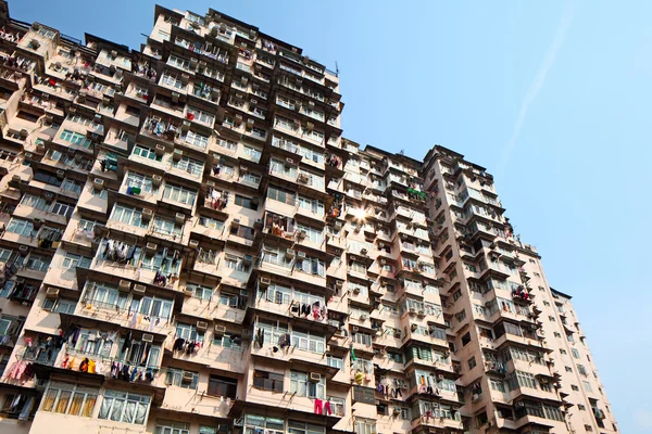 Переполненное жилое здание в Гонконге — стоковое фото