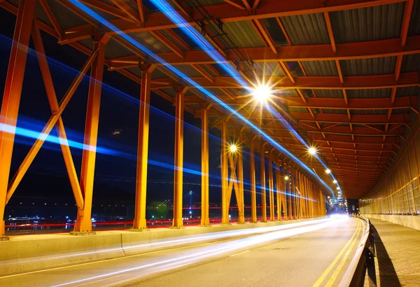 Túnel con luz del coche — Foto de Stock