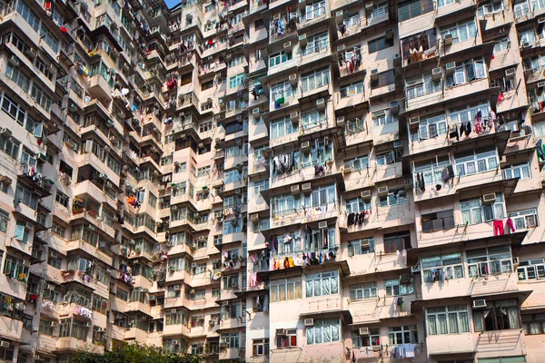 Stary budynek mieszkalny w Hong Kongu — Zdjęcie stockowe