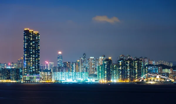 Stedelijke stad in hong kong's nachts — Stockfoto